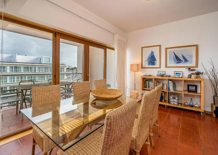 Floor With Marina Views #1993 * Lagos