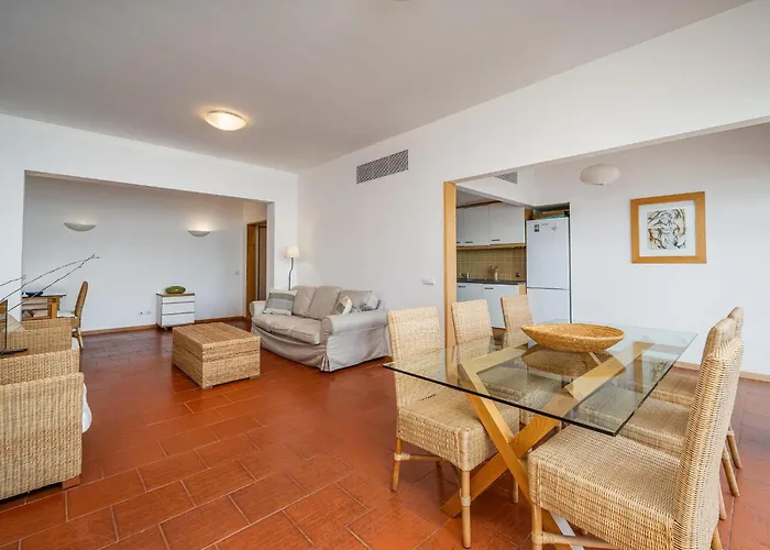 Floor With Marina Views #1993 Apartament *