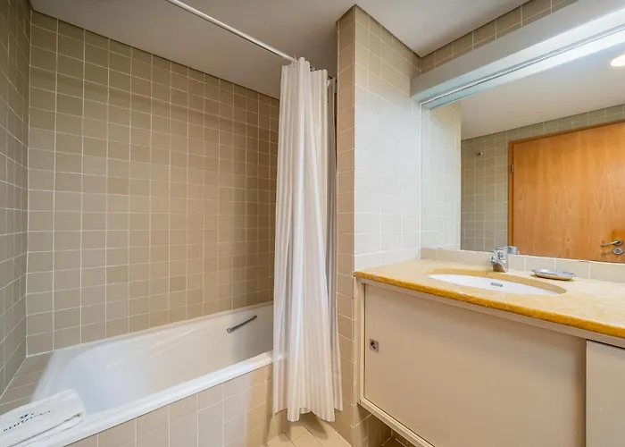 Floor With Marina Views #1993 *