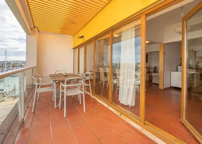 Floor With Marina Views #1993