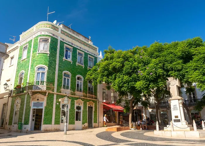 Floor With Marina Views #1993 *